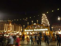 Zum Weihnachtsmarkt nach Dresden reisen mit Tickets für das ZDF Adventskonzert im Arrangement mit Hotel-Übernachtung buchen