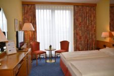 Hotelzimmer buchen im Ringhotel Dresden Cotta mit Karten für die Hengstparade in Moritzburg bei Dresden