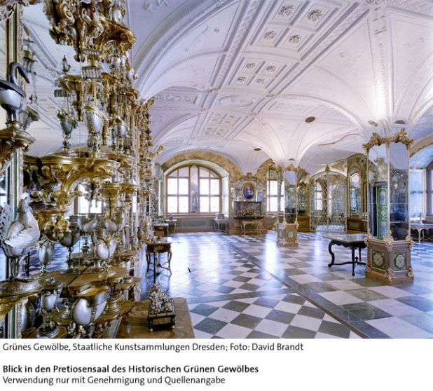 Pretiosensaal im Museum Historisches Grünes Gewölbe im Erdgeschoß des Residenzschloß Dresden