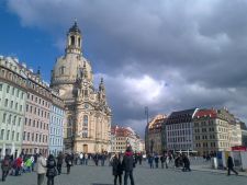 Stadtführung mit einer Stadtrundfahrt im Stretchtrabi durch Dresden